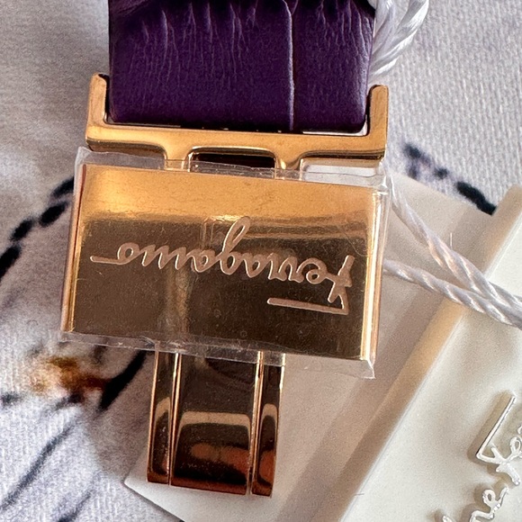 NIB SALVATORE FERRAGAMO PURPLE LEATHER 8 VS G DIAMOND MOTHER OF PEARL WATCH 32MM - Picture 9 of 16